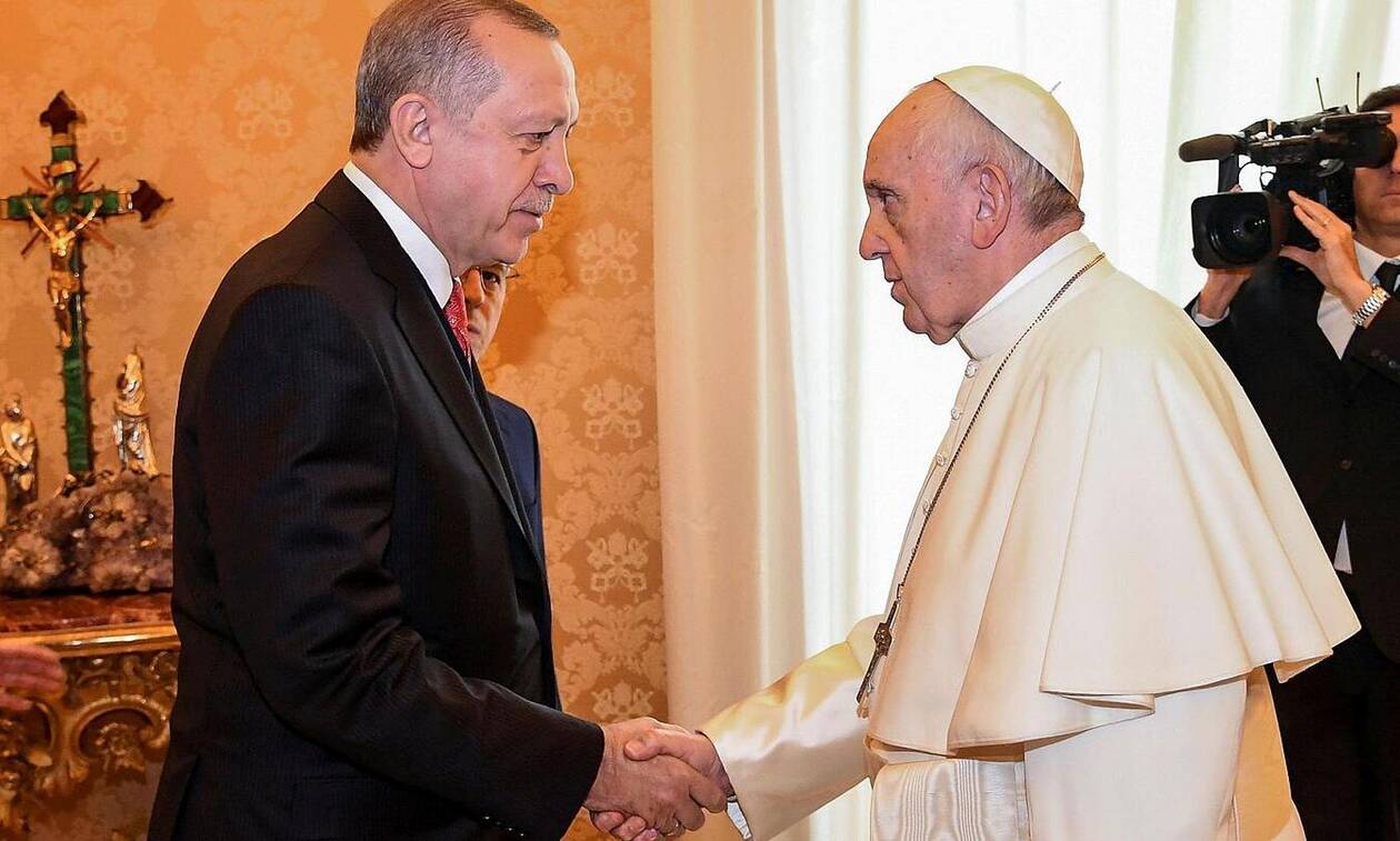 Δεν έχει ιερό και όσιο ο Ερντογάν: Καλεί τον Πάπα στο νέο τζαμί της Αγιά Σοφιάς
