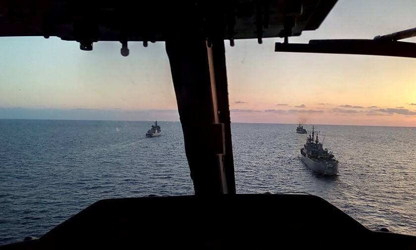 Νύχτα θρίλερ στο Αιγαίο: Το πολεμικό ναυτικό παρακολουθεί τον στόλο του Ερντογάν