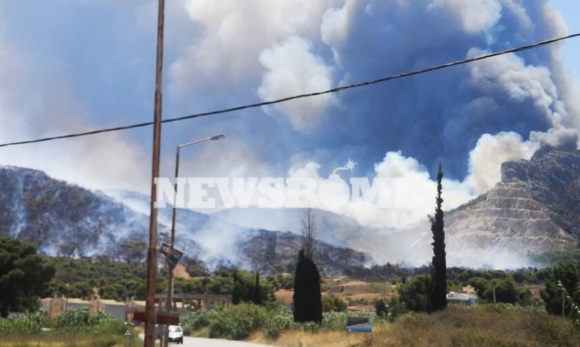 Φωτιά Κεχριές: Μάχη με την πύρινη λαίλαπα - Εκκενώθηκαν χωριά - Συγκλονίζουν οι εικόνες