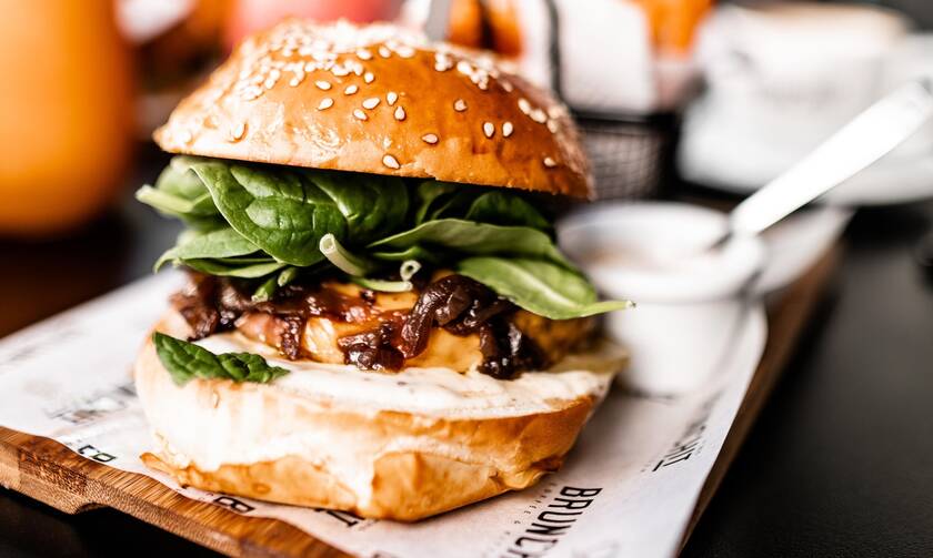 Πώς να φτιάξεις το πιο ζουμερό μπιφτέκι για burger