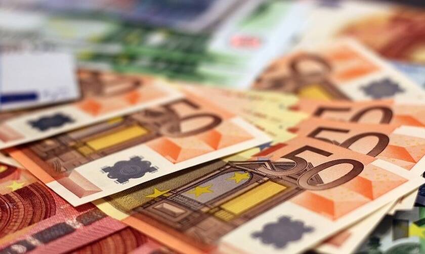 Αναδρομικά: Τα ποσά που θα δοθούν έως το Νοέμβριο – Ποιοι θα πάρουν έως 7.800 ευρώ