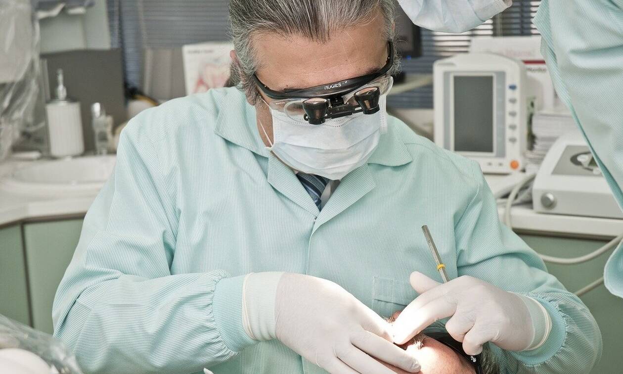 Κορονοϊός: Προστασία ζητούν οι οδοντίατροι που ανήκουν στις ευπαθείς ομάδες 