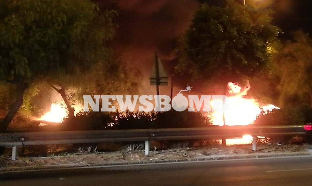 Φωτιά στην Ποσειδώνος: «Λαμπάδιασε» αυτοκίνητο - Η πυρκαγιά επεκτάθηκε σε δέντρα 