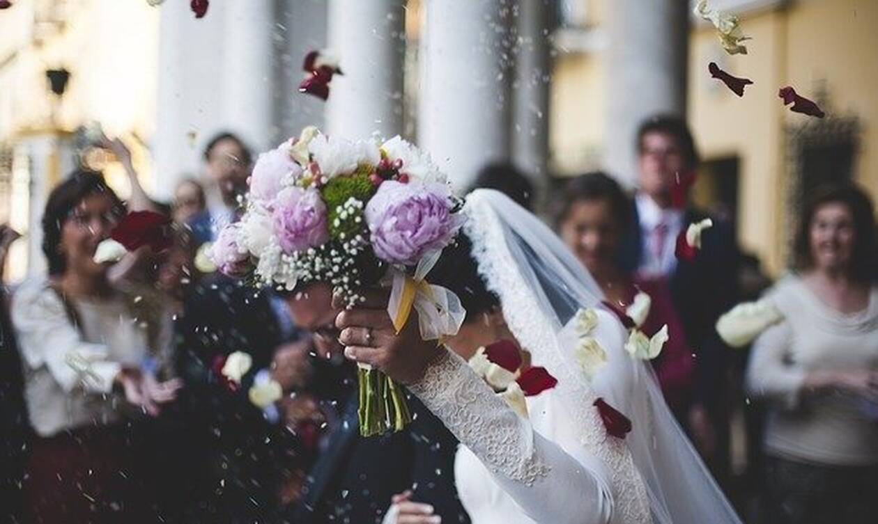 Γάμος στη Θεσσαλονίκη: Αυξάνεται η λίστα - Στους 21 οι θετικοί στον ιό από το γλέντι του γάμου 