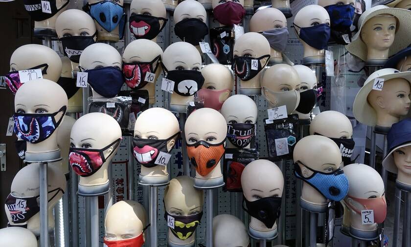 Κορονοϊός: Η Ευρώπη «φοράει» μάσκα - Υποχρεωτική και σε εξωτερικούς χώρους