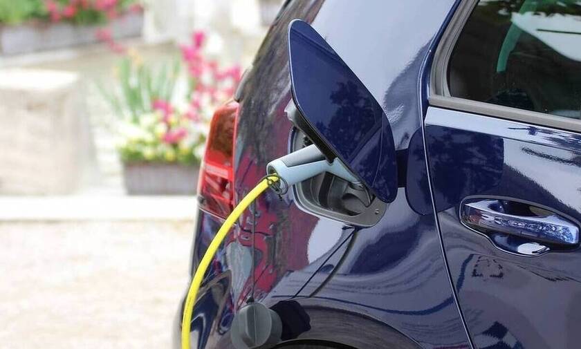 Δημοσιεύθηκε η ΚΥΑ για τη δράση «Κινούμαι Ηλεκτρικά» - Οι δαπάνες για την αγορά ηλεκτρικών οχημάτων