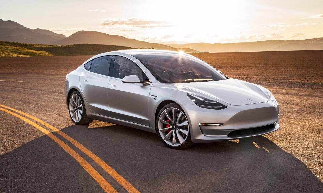 Είναι το Tesla Model 3 πιο γρήγορο από μια Yamaha R6;