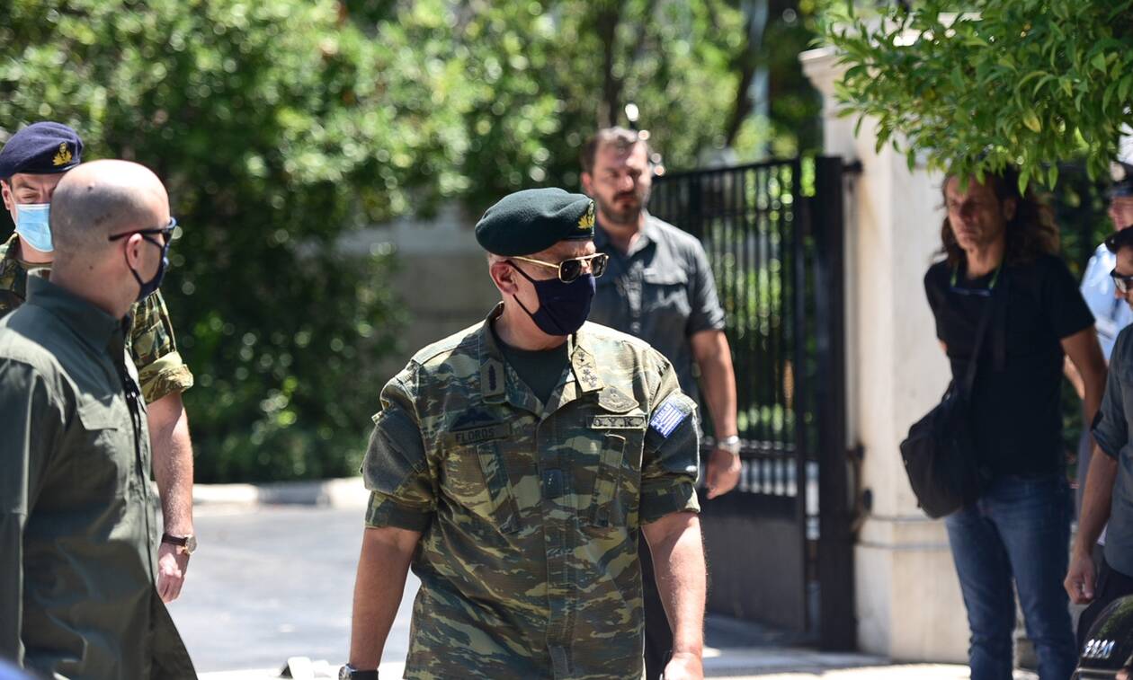 Ελληνοτουρκικά: Το μήνυμα του αρχηγού ΓΕΕΘΑ μετά το ΚΥΣΕΑ - Με στολή παραλλαγής στο Μαξίμου