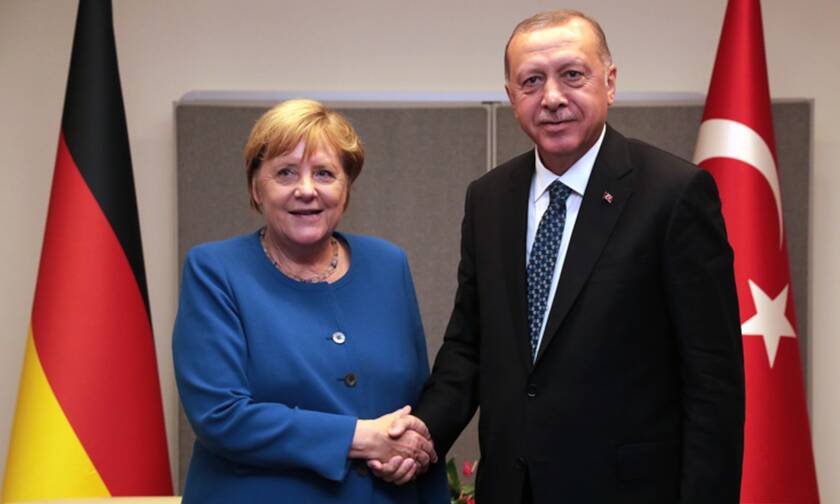 Η «φίλη» μας η Μέρκελ: Μας γονάτισε οικονομικά και τώρα στηρίζει τον Ερντογάν