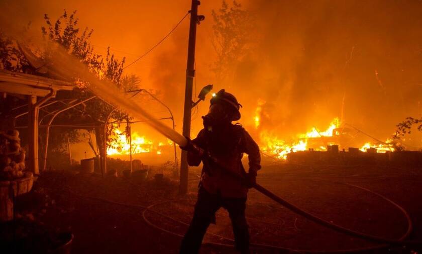 Καλιφόρνια: Οι φλόγες «καταπίνουν» τα πάντα - Συγκλονιστικές εικόνες
