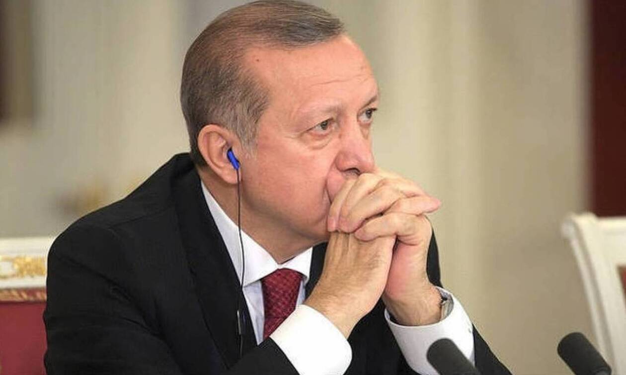«Καταρρέουν» Ερντογάν και τουρκική λίρα: Σε πανικό ο Σουλτάνος - Ένα… βήμα πριν τα capital controls