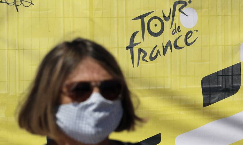 Κορονοϊός - Γαλλία: Από αύριο υποχρεωτική η χρήση μάσκας σε όλο το Παρίσι