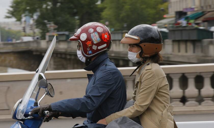 Κορονοϊός - Γαλλία: Επεκτείνεται η υποχρεωτική χρήση μάσκας στους δημόσιους χώρους