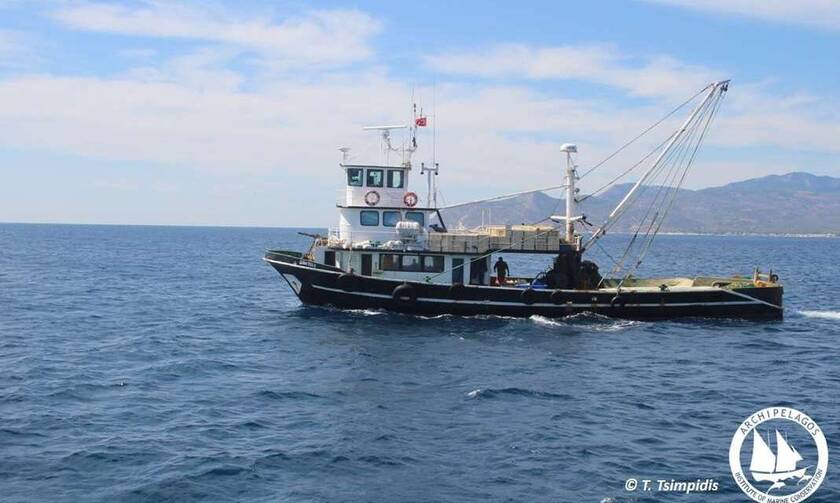 Οι Τούρκοι προσπαθούν να «τρυπήσουν» το Αιγαίο ακόμα και με ψαράδικα