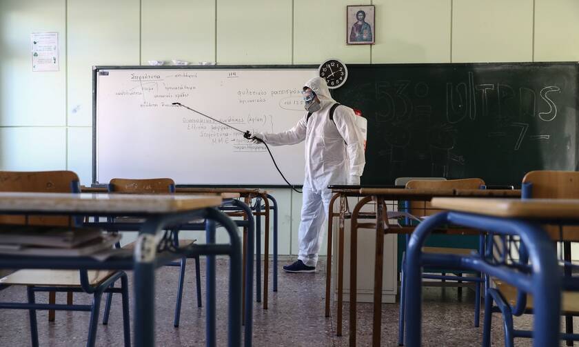 Κορονοϊός: Αυτές οι μάσκες θα δοθούν στους μαθητές - Γιατί τις πήγαν στο Xημείο του Kράτους