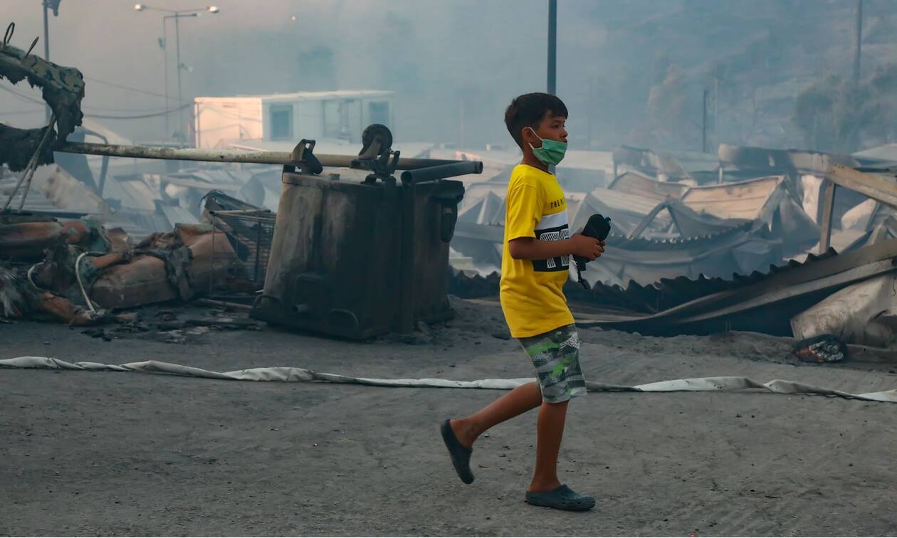 Φωτιά στη Μόρια: Συγκλονίζουν οι εικόνες από την καταστροφή - Στάχτη παντού