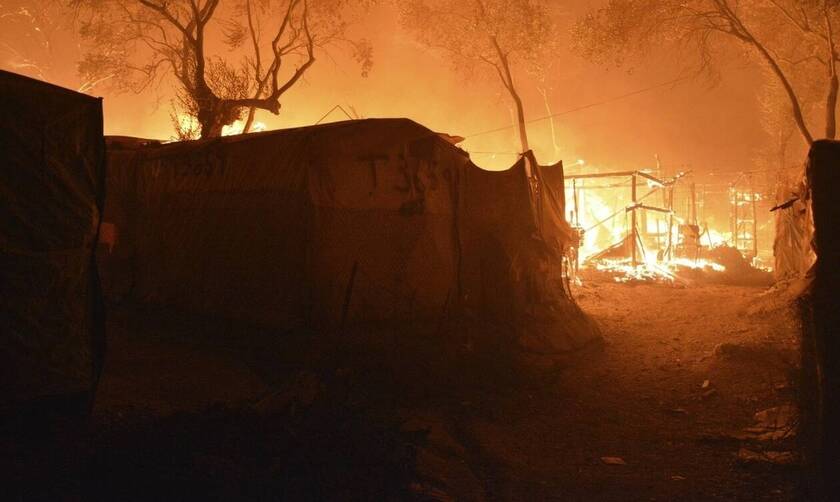 Νέα φωτιά στο ΚΥΤ στην Μόρια - Καίγεται αποθήκη