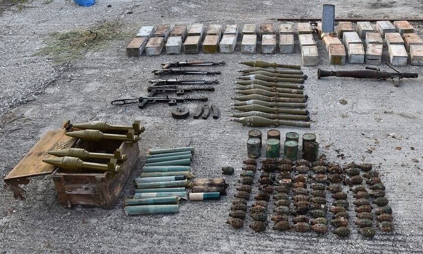 Το θαμμένο οπλοστάσιο που βρέθηκε στην Καστοριά: Χειροβομβίδες, ρουκετοβόλα, καλάσνικοφ
