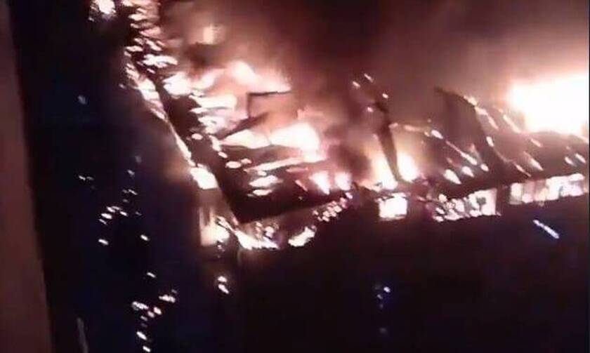 Ρωσία: Μεγάλη φωτιά σε συγκρότημα διαμερισμάτων