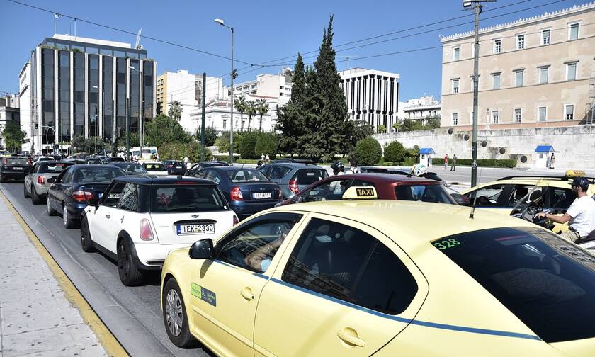 Αυξημένη κίνηση στην Αθήνα: Πού εντοπίζονται προβλήματα