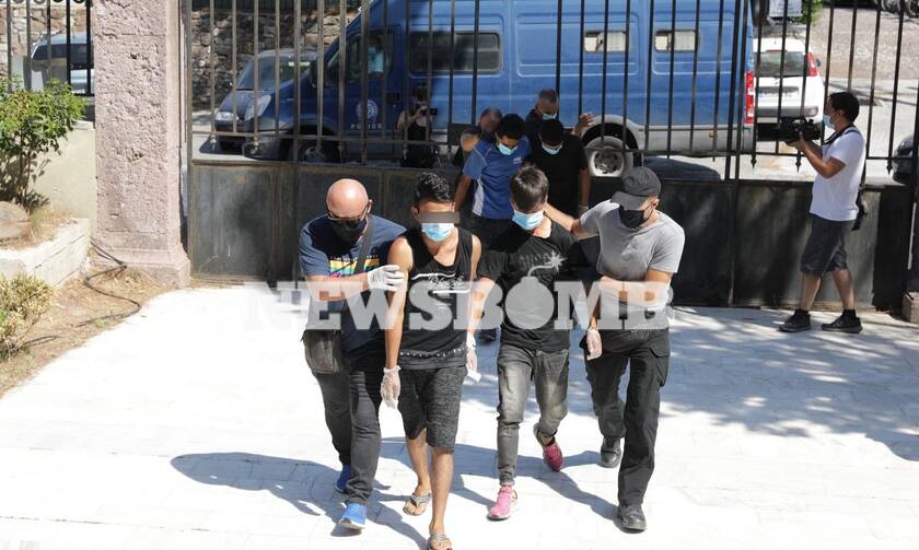 Ρεπορτάζ Newsbomb.gr: Στον Εισαγγελέα 4 ανήλικοι συλληφθέντες για τον εμπρησμό στη Μόρια