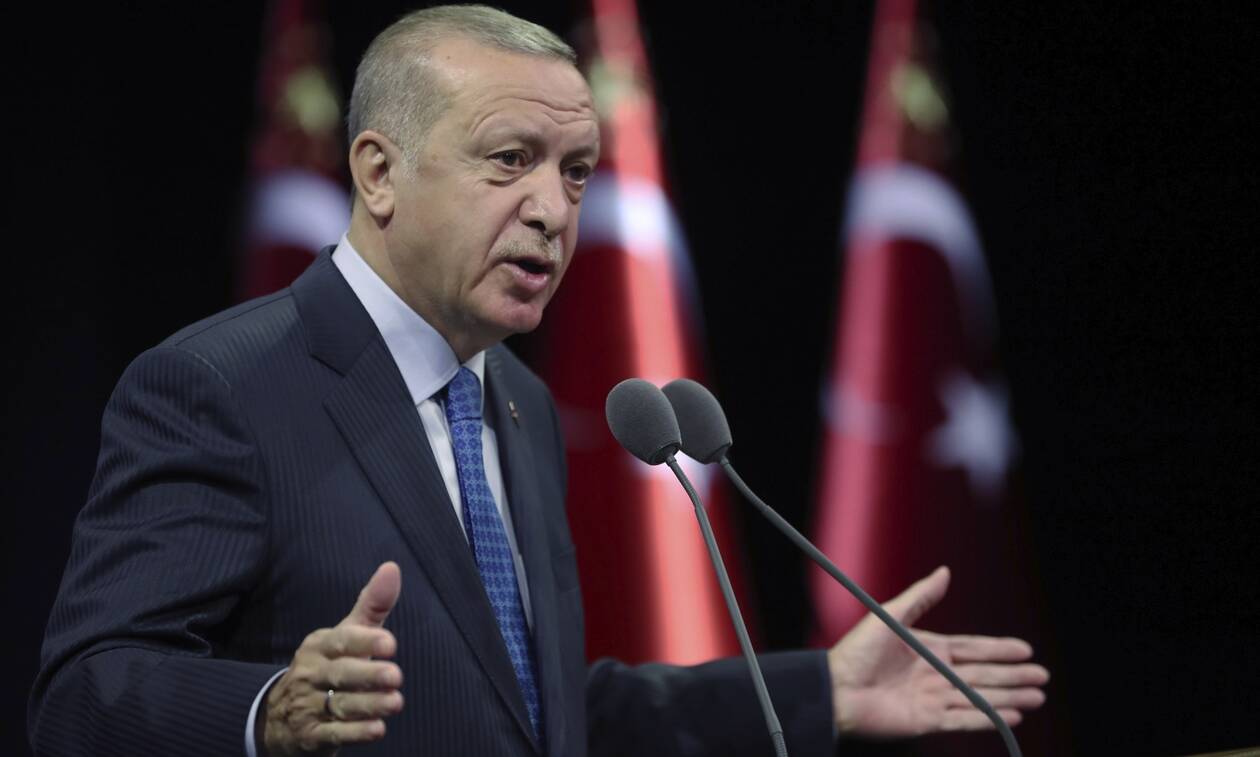 «Καταρρέει» ο Ερντογάν: Η Moody's υποβάθμισε 13 τουρκικές τράπεζες - «Βυθίζεται» η λίρα