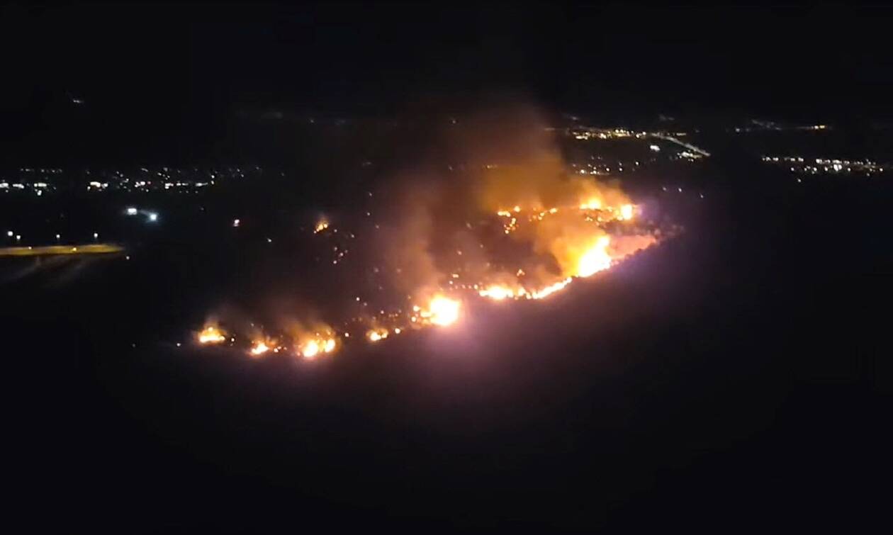 Φωτιά στην Πάτρα: Ολονύχτια μάχη με τις φλόγες στα Συχαινά