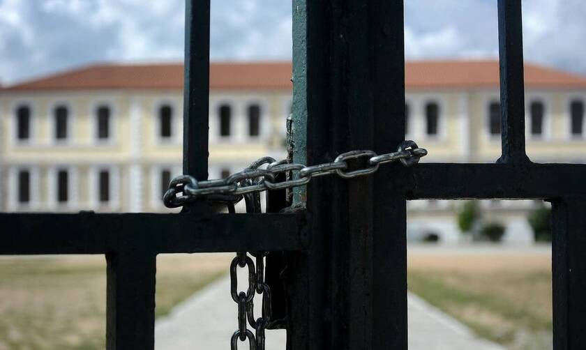 Κακοκαιρία «Ιανός»: Κλειστά τα σχολεία στη Ζάκυνθο