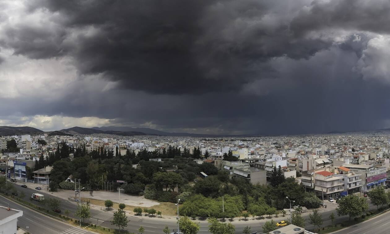 Κυκλώνας Ιανός: Πότε θα «χτυπήσει» την Αθήνα η έντονη κακοκαιρία (ΧΑΡΤΕΣ)