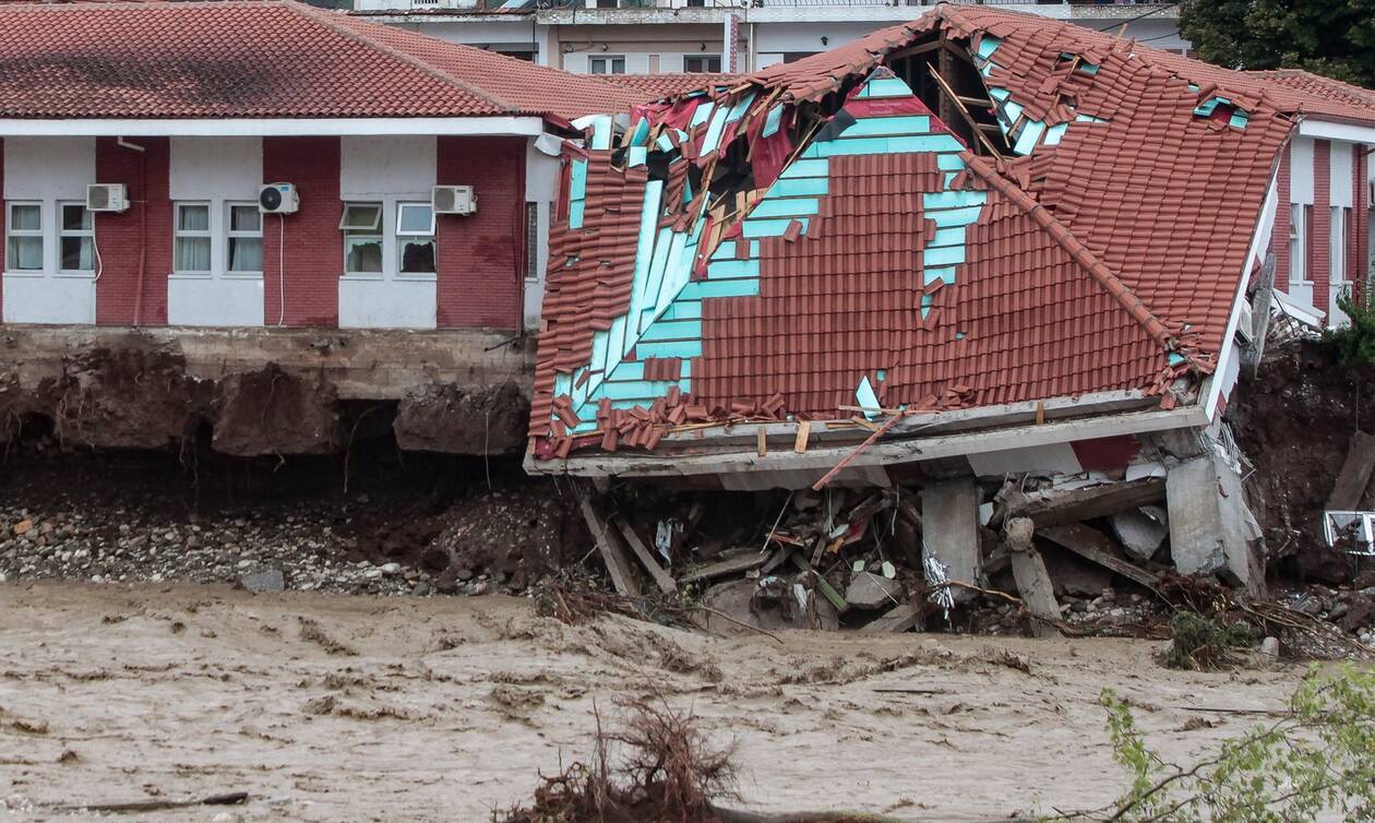 Κυκλώνας Ιανός: Γιατί «πνίγηκε» η Θεσσαλία - Πότε θα εξασθενήσει η κακοκαιρία