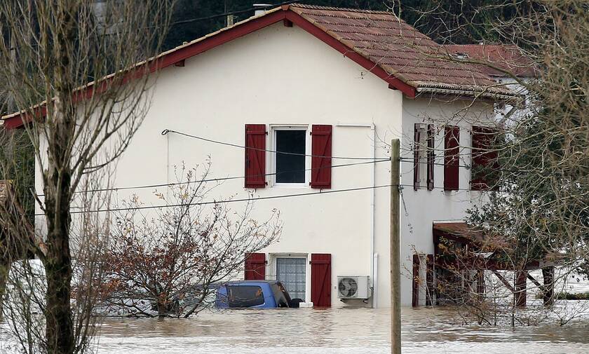 Γαλλία: Ένας νεκρός και μία αγνοούμενη από τις σφοδρές καταιγίδες