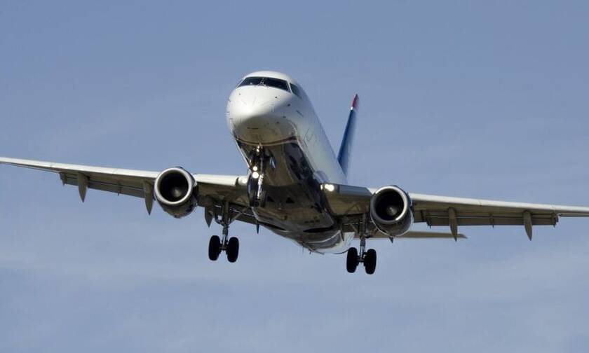 Χαμός σε αεροπλάνο: Επιβάτης δάγκωσε το αυτί συνεπιβάτη του!