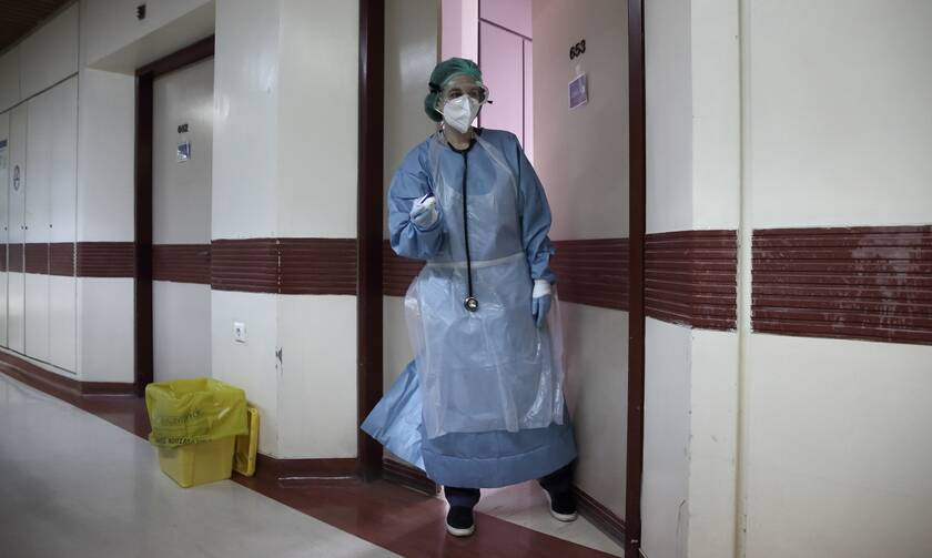 Κορονοϊός: «Επιστράτευση» ιδιωτικών και στρατιωτικών νοσοκομείων στη μάχη κατά της πανδημίας