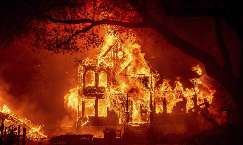 Καλιφόρνια: Η «Glass Fire» έχει «τυλίξει» στις φλόγες την κοιλάδα της Νάπα