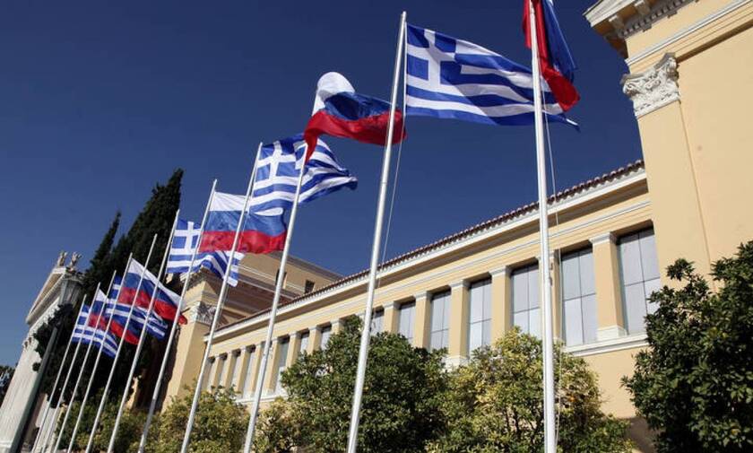 Η ρωσική πρεσβεία στην Ελλάδα κατηγορεί τον Πομπέο για «αντιρωσική υστερία»