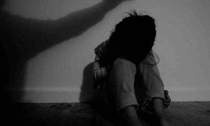 Κρήτη: Αναβιώνει η σοκαριστική υπόθεση βιασμού ανήλικης από τον πατέρα της 