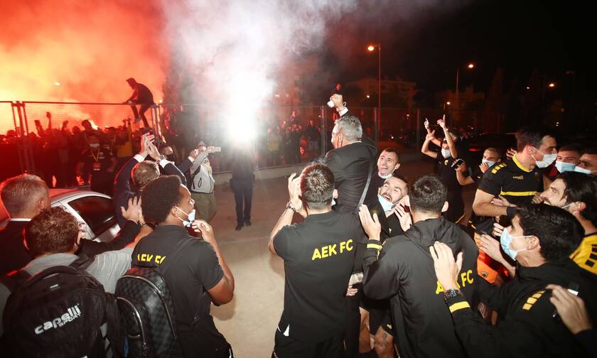 AEK: Η πρόκριση έφερε... έκρηξη χαράς σε κόσμο και ομάδα! (vids+pics)