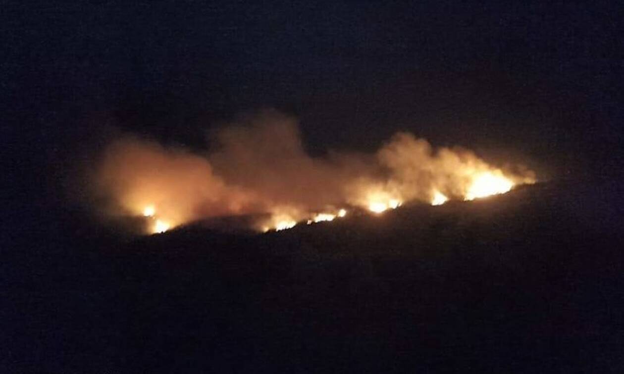 Φωτιά ΤΩΡΑ στη Ζάκυνθο: Ολονύχτια μάχη με τις φλόγες πάνω από το Ναυάγιο