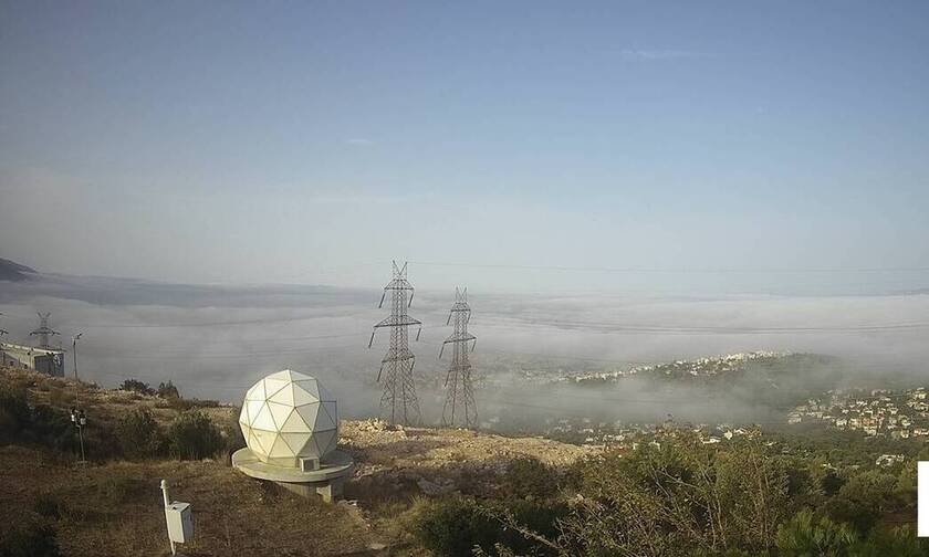 Καιρός: «Πνίγηκε» στην ομίχλη η Αττική – Απίστευτες εικόνες (vid)