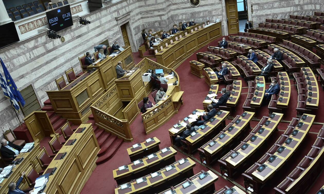 Παρέμβαση του ΣΥΡΙΖΑ στη Βουλή για τη «Χρυσή Αυγή» - «Δεν είναι αθώοι»