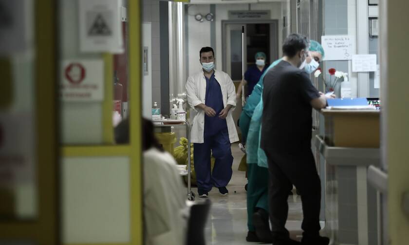 Κορονοϊός: Τρεις θάνατοι μέσα σε λίγες ώρες - Στους 423 οι νεκροί στην Ελλάδα