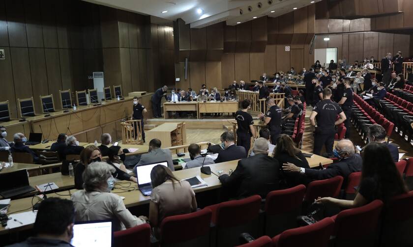Δίκη Χρυσής Αυγής: Πολιτική θύελλα για τις ρυθμίσεις του ΣΥΡΙΖΑ που «μαλακώνουν» τις ποινές