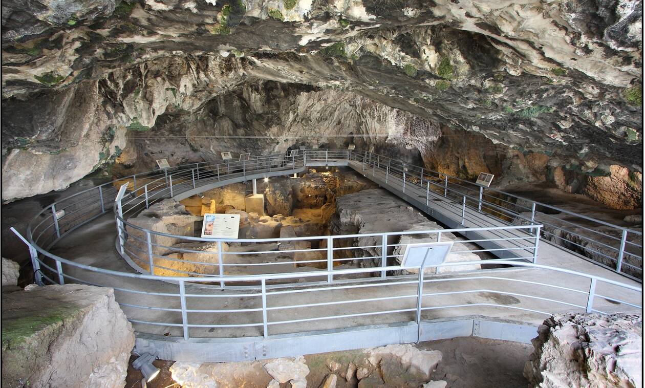 Τρίκαλα: Πώς τρέφονταν τα 43 άτομα που έζησαν στη νεολιθική εποχή στο σπήλαιο της Θεόπετρας