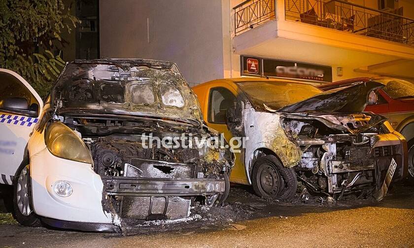 Θεσσαλονίκη: Εμπρηστική επίθεση σε οχήματα εταιρείας security (vid)