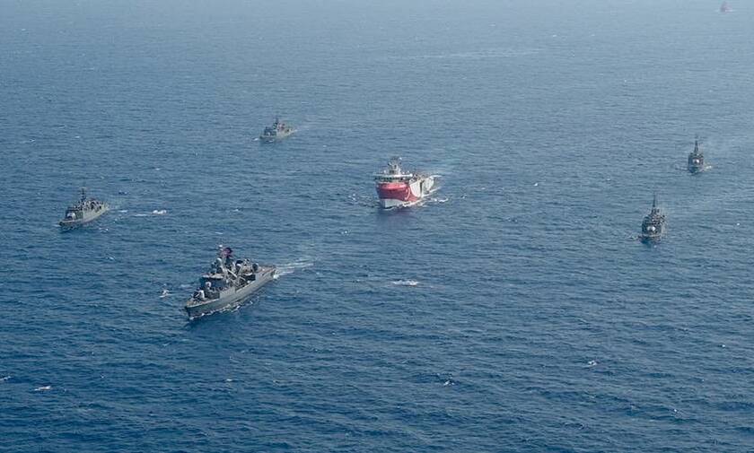 Oruc Reis - Καστελόριζο: Οι Τούρκοι στέλνουν πολεμικά πλοία, συναγερμός στις Ένοπλες Δυνάμεις