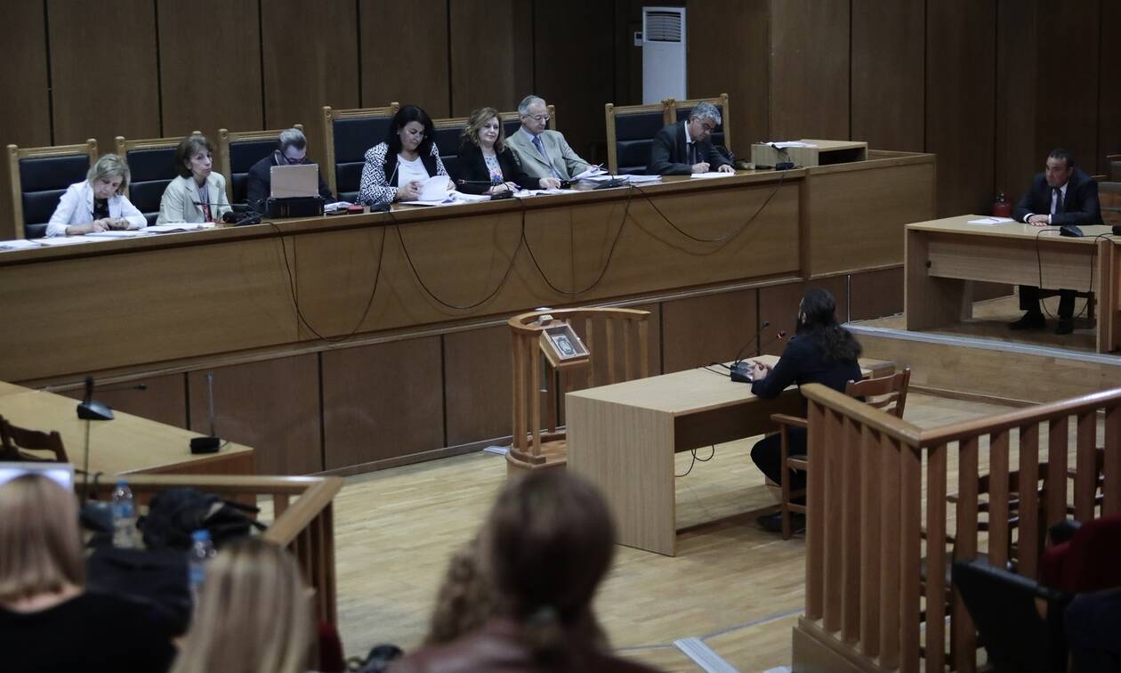 Δίκη Χρυσής Αυγής: Διακοπή μετά το αίτημα Λαγού - Ζητά να απορριφθεί η Εισαγγελέας