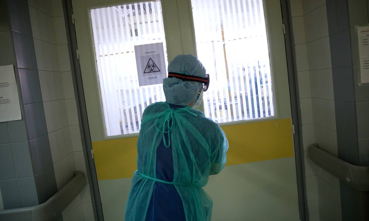 Κορονοϊός: 25χρονος βρέθηκε δύο φορές θετικός μέσα σε 2 μήνες - Ο ιός αποτελεί «άγραφο χάρτη» 