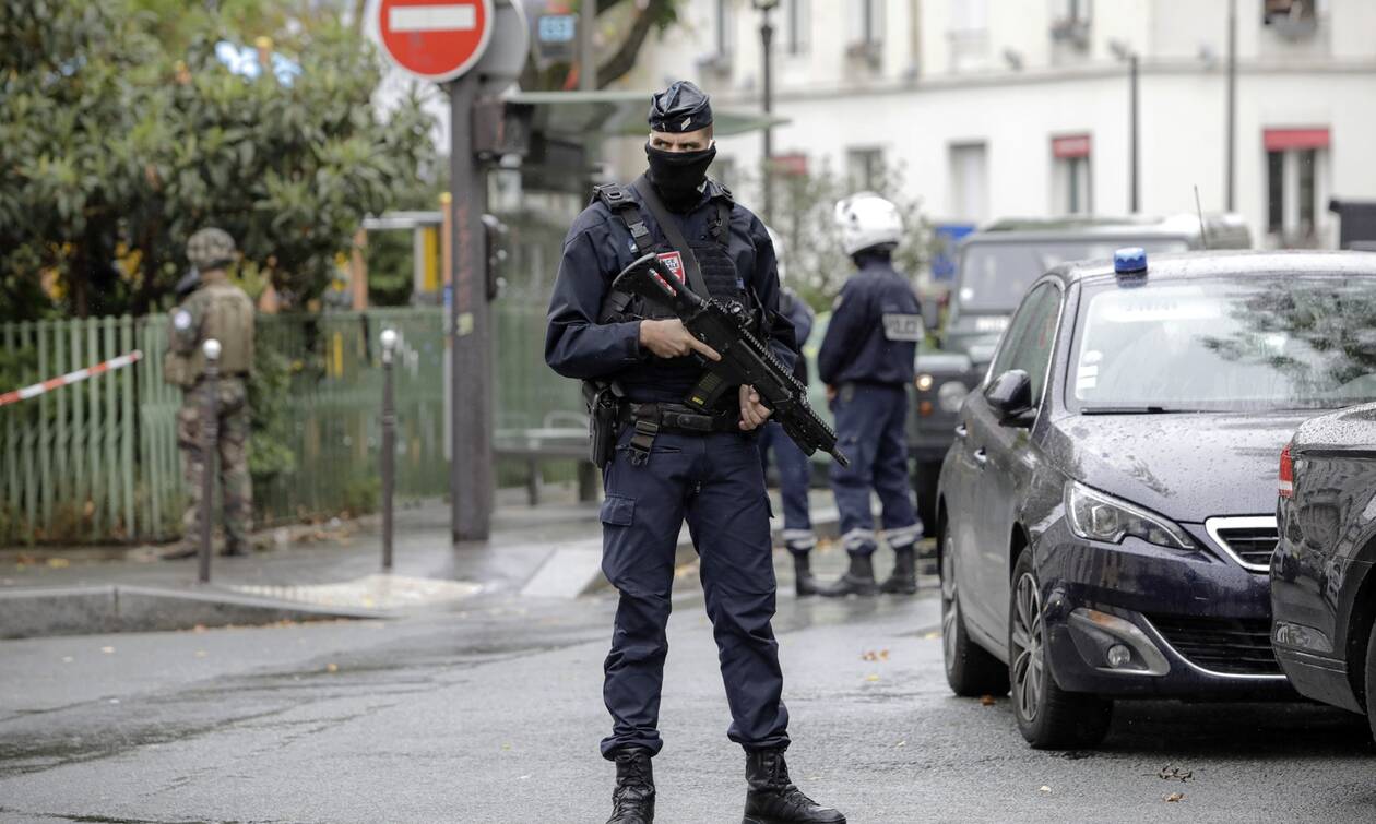 Συναγερμός στο Παρίσι: Φονική επίθεση με μαχαίρι - Μαρτυρίες ότι ο δράστης φώναξε «Αλλάχου Ακμπάρ»
