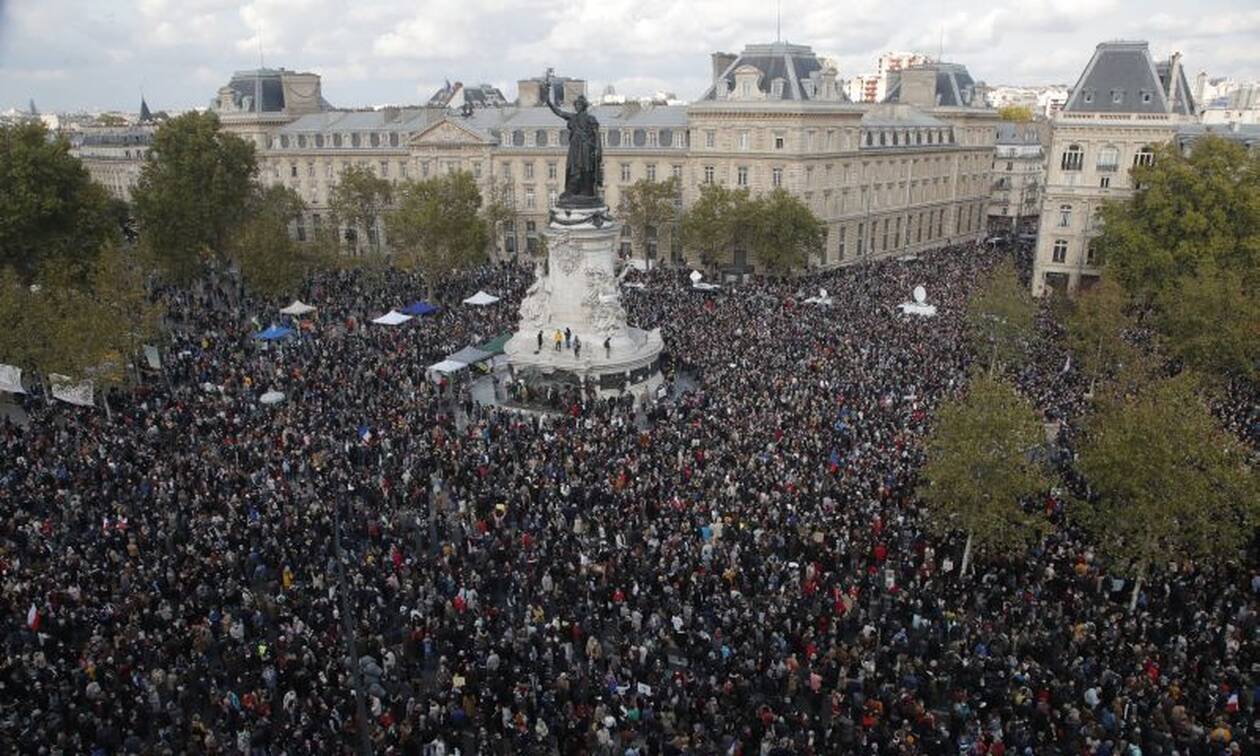 Οι Γάλλοι στους δρόμους για τον αποκεφαλισμό του καθηγητή Σαμιέλ Πατί
