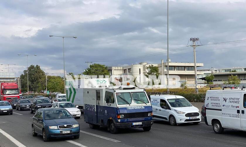 Κίνηση ΤΩΡΑ στην Αθήνα: Ουρές και μεγάλες καθυστερήσεις - Δείτε ποιους δρόμους πρέπει να αποφύγετε